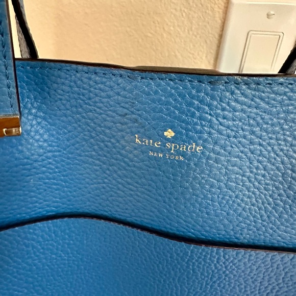 Kate Spade handbag with shoulder strap. Gently used. - Picture 2 of 4